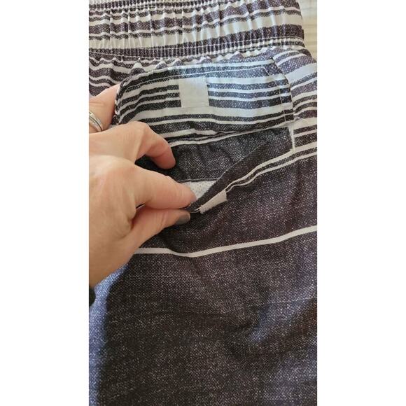 Mens Swimming Trunks SIZE XL - Picture 6 of 6